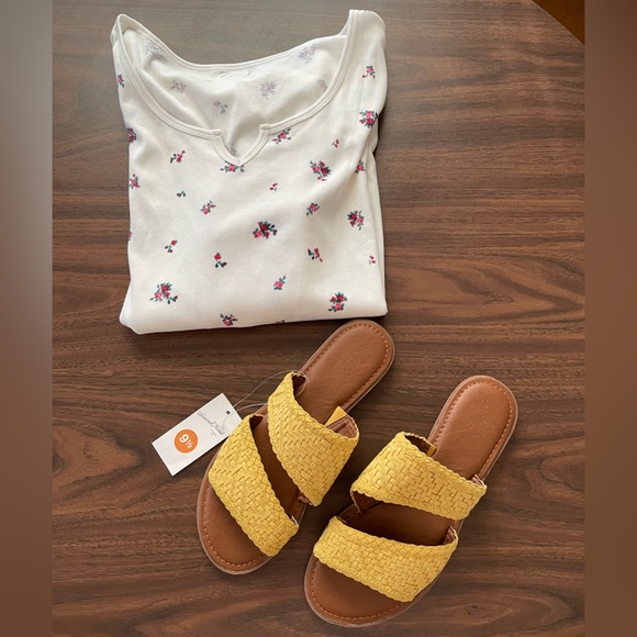 Floral Rib-Knit T-Shirt - Picture 2 of 7